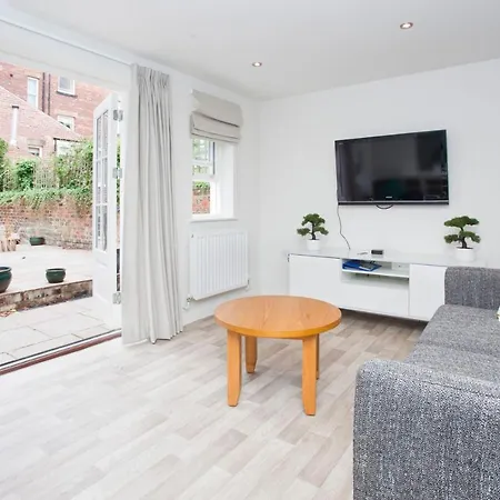 Holiday home St Marys' Mews